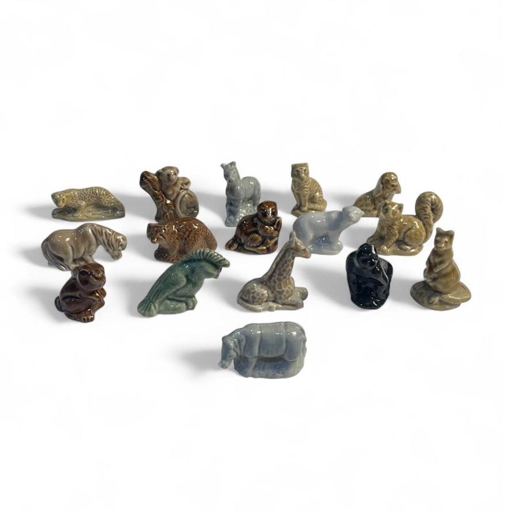 16 Vintage Wade Whimsies miniature porcelain animal figurines